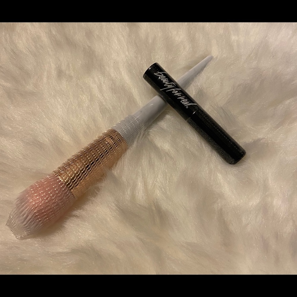 Beauty Duo: Face Brush/Lip Balm